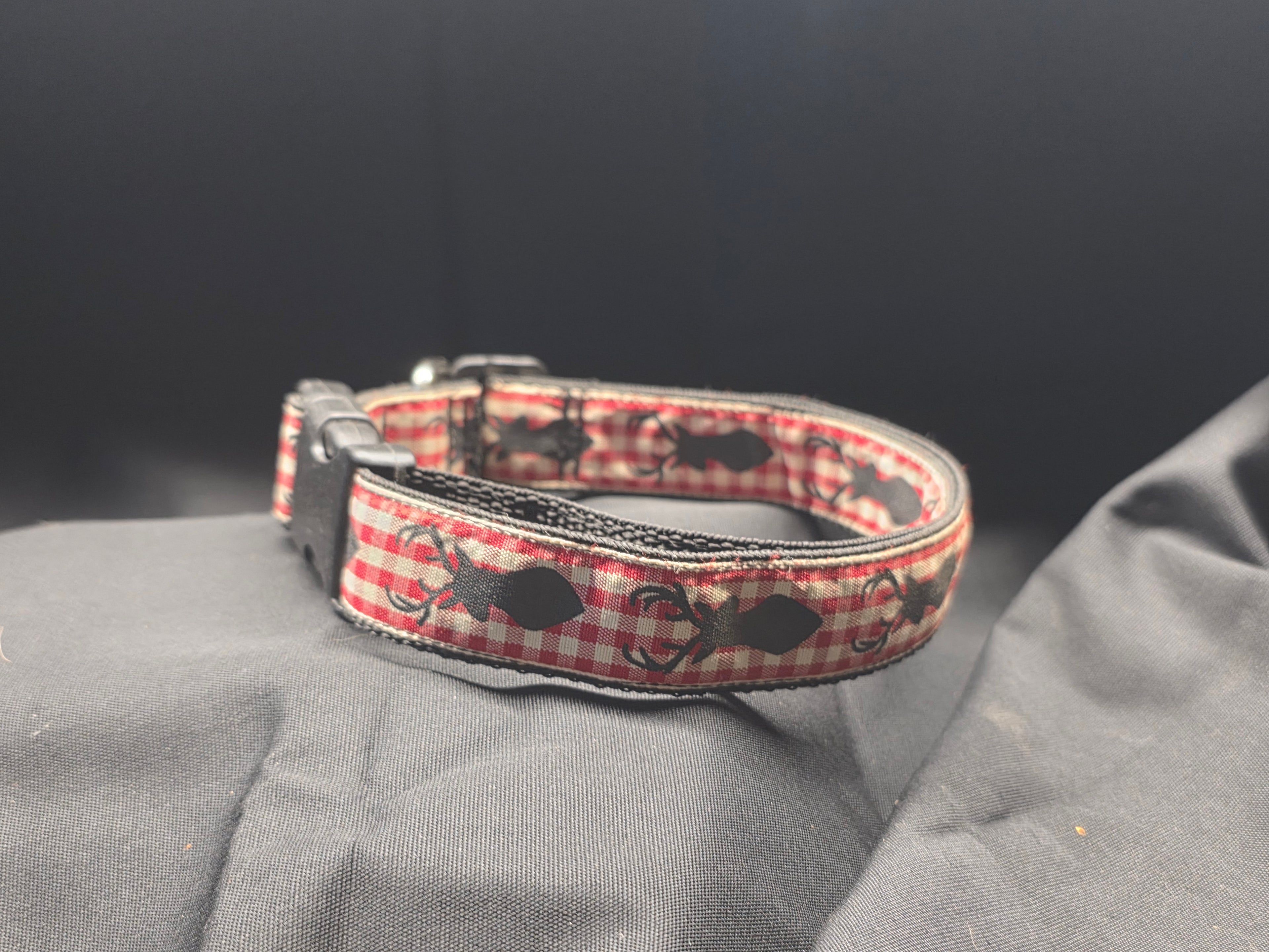 Red Check Deer