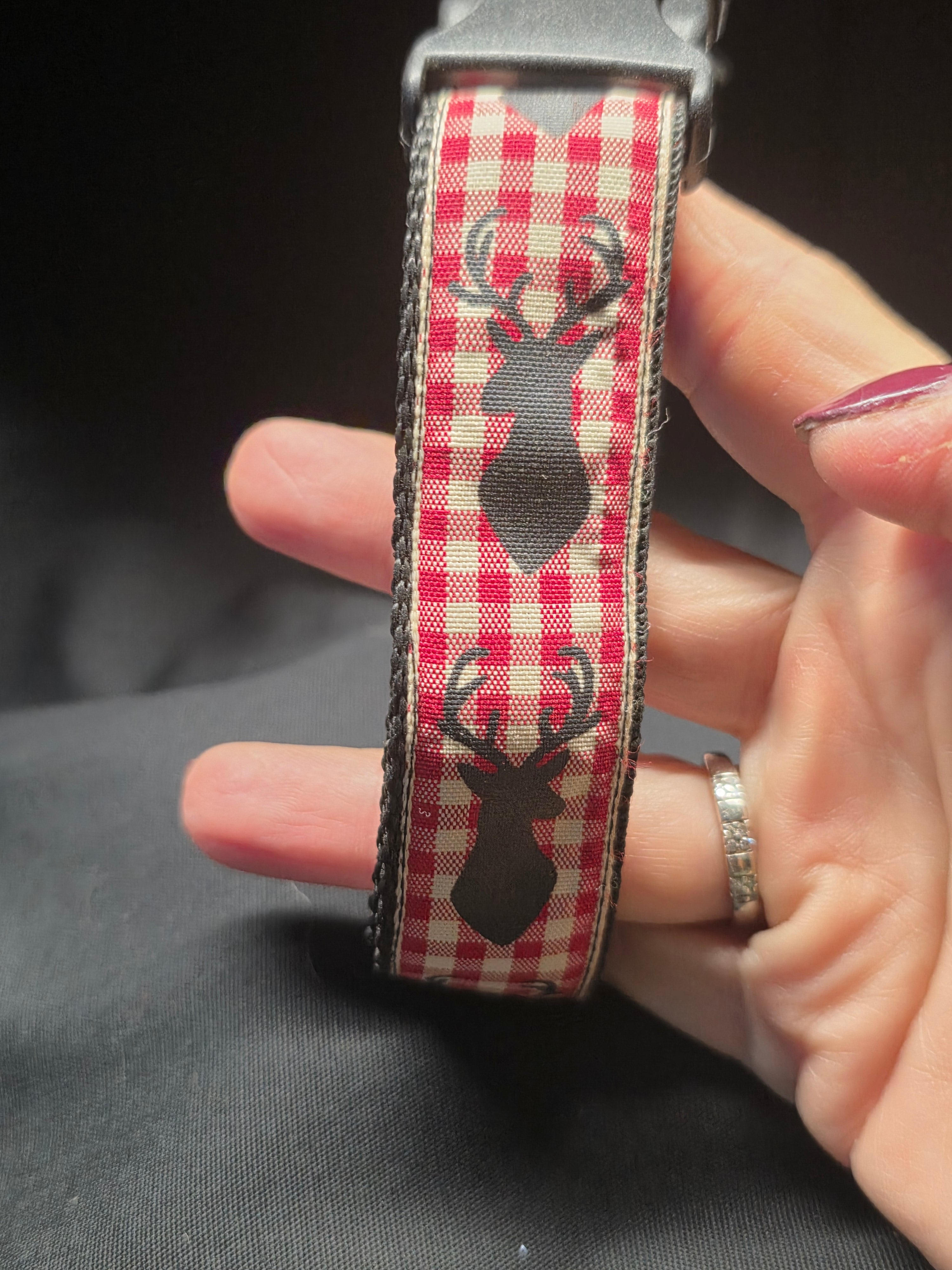 Red Check Deer