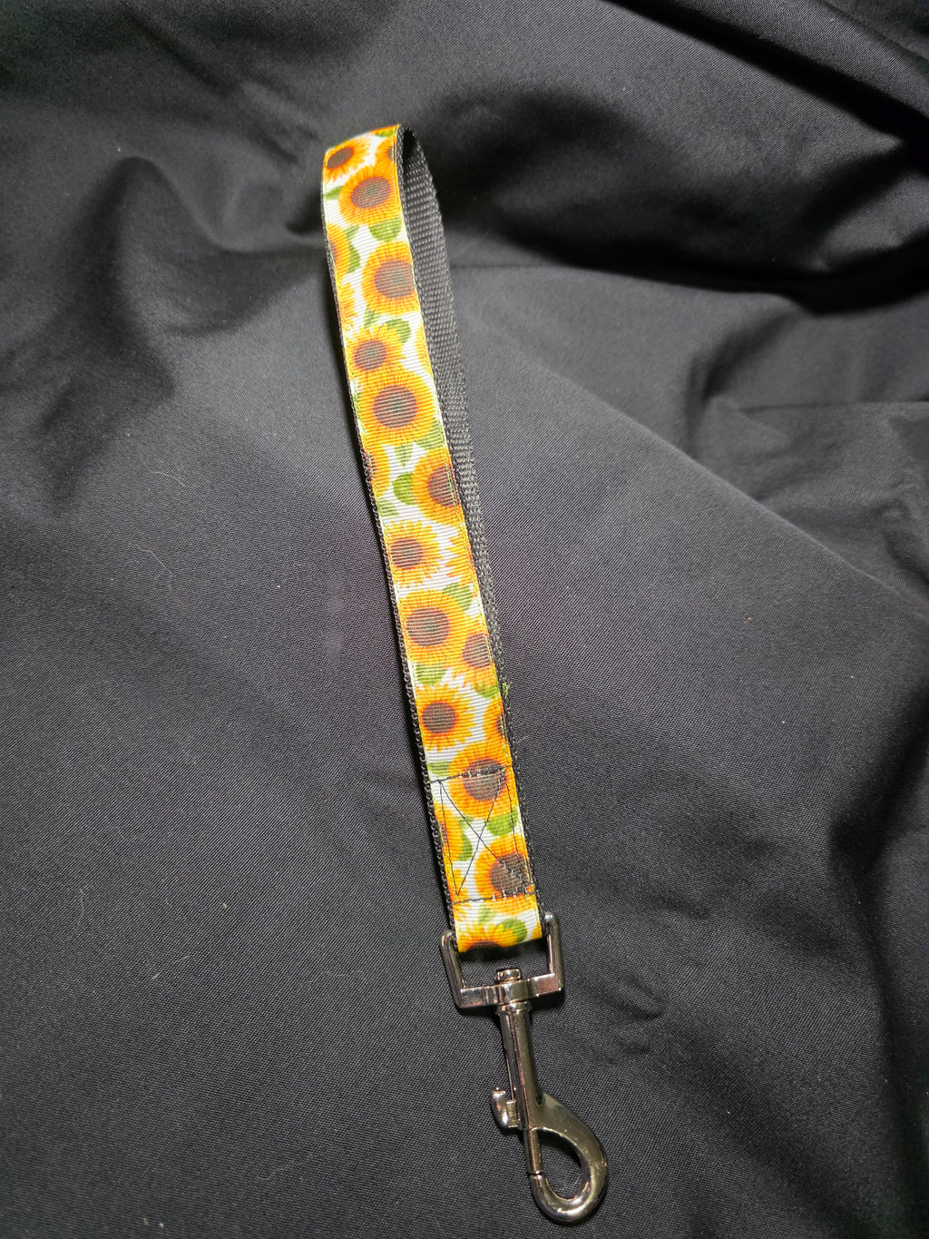 Sunflower Leash Tab
