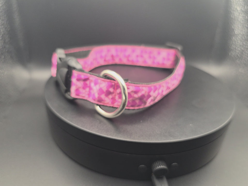 Pink Hearts Adjustable Dog Collar – Durable Nylon with Quick-Release Buckle